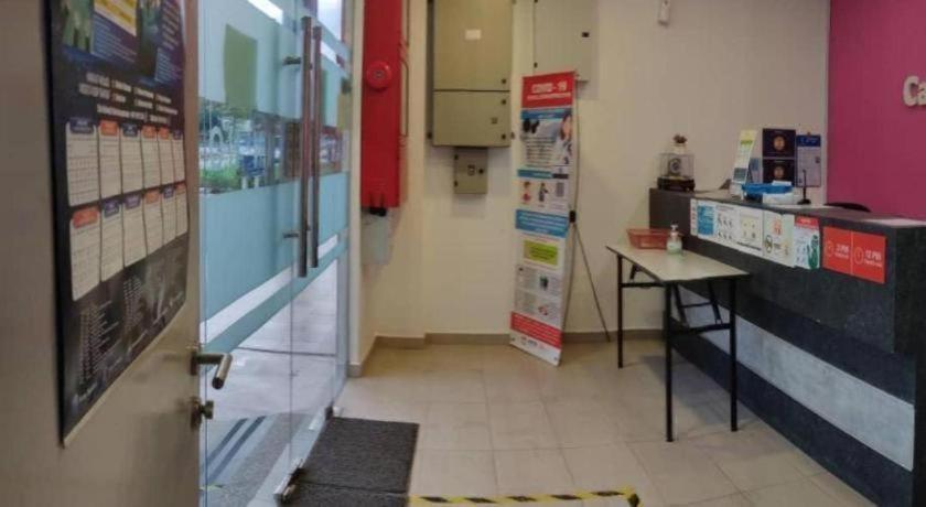 Oyo 89492 Carlton Bukit Ubi Hotel 2*